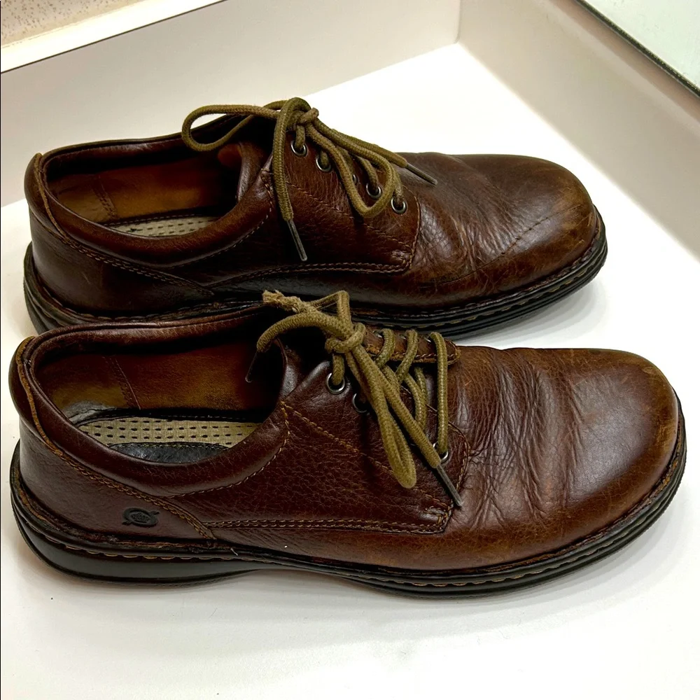 Born Dark Brown Leather Men's Oxfords, size 9.5